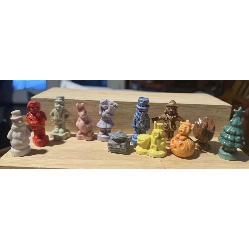 WADE Red Rose Tea Calendar Series Whimsies Set of 12
